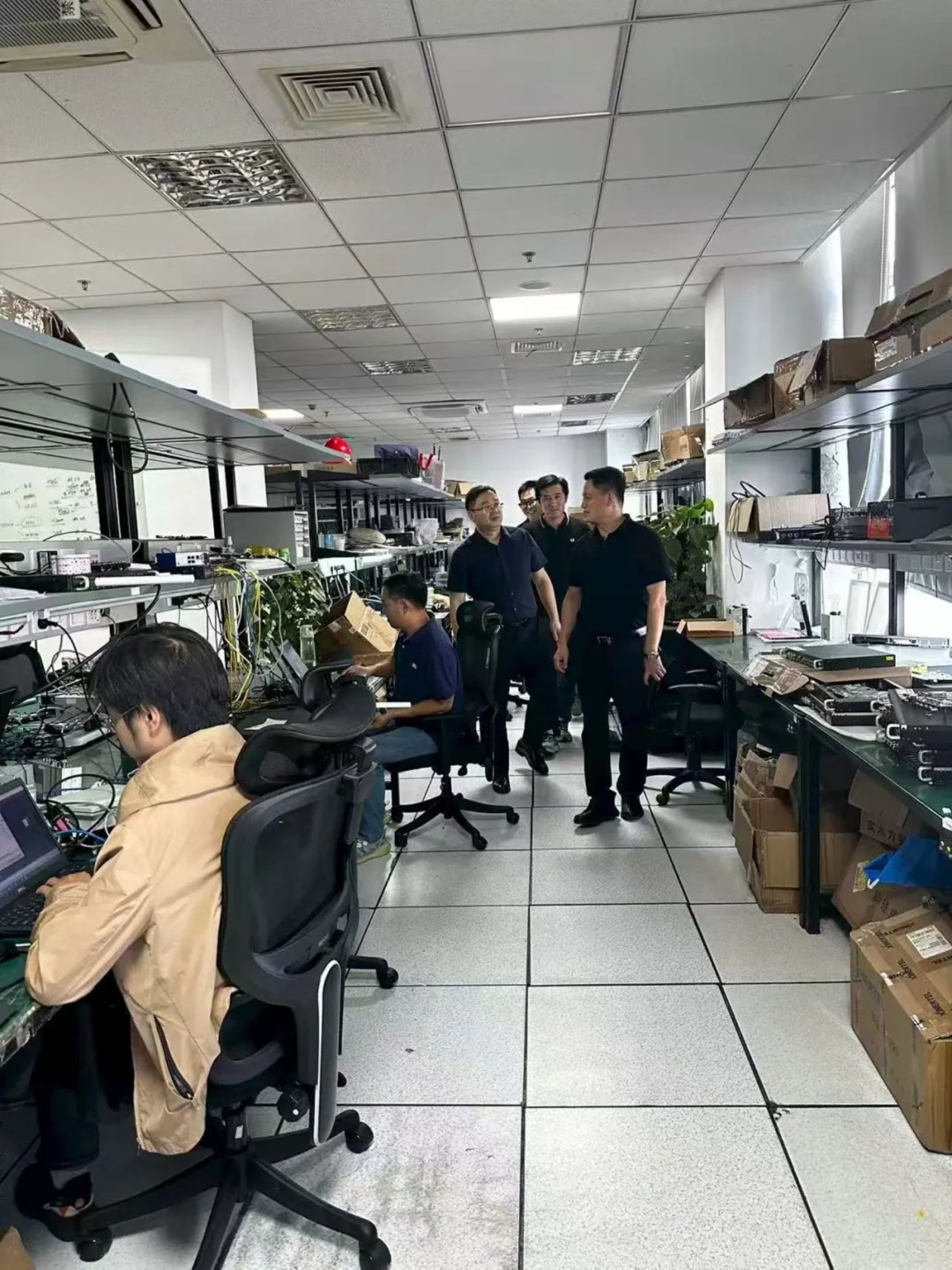 深化合作促發展 校領導赴上?？疾旄咝Ｅc企業網絡信息技術研發新動態